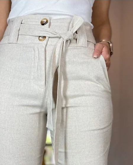 Calça Clochard com Botões em Linho Premium - Elegância e Conforto